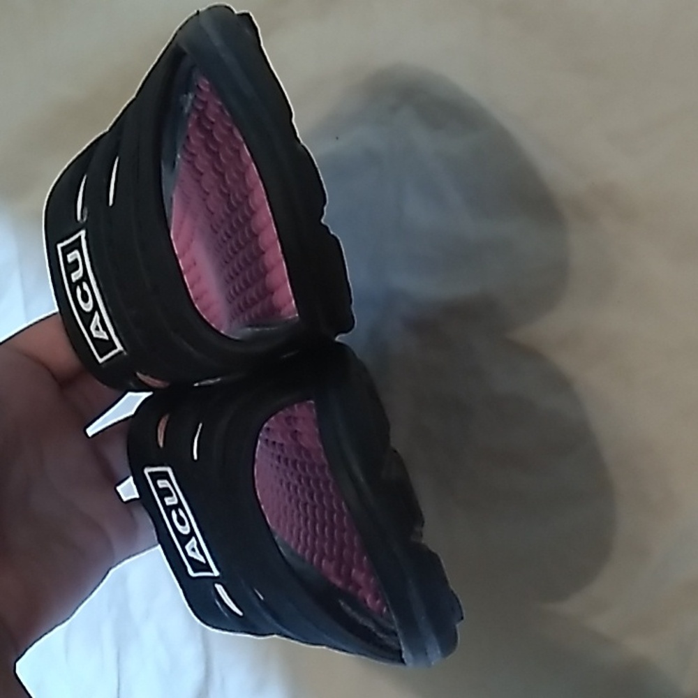 β€οΈππ©΄Women's ACU massaging shoes size 40β€οΈππ©΄ - Picture 6 of 8